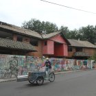 El Municipio de Guayaquil prometió demoler la llamada 'Casa Embrujada de Urdesa' en 2020. Aún sigue siendo guarida de drogadictos.