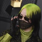 Billie Eilish dijo que el ver pornografía de niña la dejó "devastada".