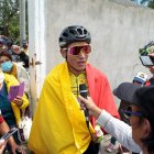Wilson Haro ofrece declaraciones a la prensa luego de adjudicarse campeón tras la última etapa de la XXXVIII Vuelta Ciclística al Ecuador.