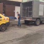 El cuerpo de la señora fue retirado del domicilio para el examen legal.