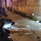 Detonación. Un miembro del Grupo de Intervención y Rescate, durante la explosión controlada de una maleta sospechosa