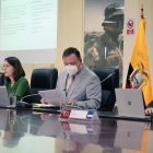 El COE Nacional dispone medidas ante la variante Ómicron.