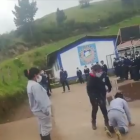 El castigo a los alumnos se difundió en las diversas redes sociales.