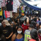 En pasillos cercanos a las  calles Olmedo, Chimborazo y Ayacucho hubo amontonamientos.