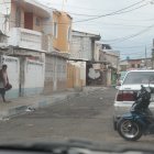 En este callejón se realizó el concierto que se viralizó en redes sociales.