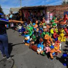 Fotografía de varios tradicionales monigotes
