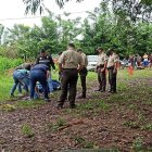 El cadáver, hallado cerca del río Chila, en el cantón El Carmen, de Manabí, presentaba un disparo a la altura de la cabeza.