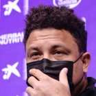 El dueño del Cruzeiro, Ronaldo Nazario, comparece ante los medios de comunicación, en una fotografía de archivo.