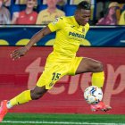 Pervis Estupiñán ingresó a los 89 minutos, en la derrota que el Villarreal sufrió ante el Sporting de Gijón.