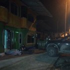 Un hombre fue acribillado en las afueras de una casa del recinto San Carlos.