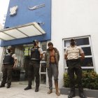 El sospechoso fue presentado en una Unidad de Policía Comunitaria.