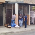 Lo Policía llegó al sitio para hacer el levantamiento del cadáver.