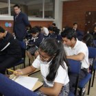 Las aulas volverá an recibir grdualmente a los estudiantes en el Ecuador.
