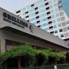 El hecho violento se registró la noche del sábado 22 de enero, cerca de las 19:00, cuando dos sujetos, uno de ellos con un ramo de flores, ingresaron al negocio sorteando al personal.