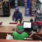 Cámaras  de seguridad grabaron el asalto. Los antisociales llevaban gorra.