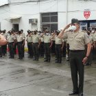 Mediante una breve ceremonia en los patios del Cuartel Modelo de Guayaquil, fueron recibidos los 570 policías.