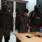 El detenido tenía en su poder un revólver. Registra un antecedente penal por rebelión y resistencia.