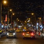 Desde las 18:00, pocos espacios para parqueo quedan en la avenida Michelena. Guardias privados brindan seguridad.