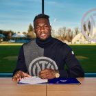 Felipe Caicedo con la piel de su nuevo equipo.