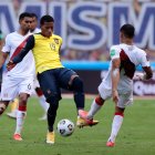 Gonzalo Plata (c) se perfila como titular en el elenco ecuatoriano, para el duelo ante Perú.