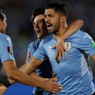 Luis Suárez de Uruguay celebra un gol, en un partido de las eliminatorias sudamericanas para el Mundial de Catar 2022 entre Uruguay y Venezuela.