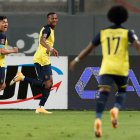 La alegría de Michael Estrada una fiesta en Lima.