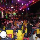 Decenas de aficionados de la selección nacional se reunieron en distintos bares de Guayaquil, para ver el partido entre Ecuador y Perú.