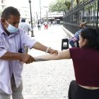 Guzmán también atiende a mujeres y tiene su método. Ya sabe cómo tratarlas para que no sea necesario que se levanten la blusa.