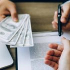 Sube al 50% el nivel de endeudamiento de los jubilados del IESS.