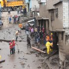 En esta parte, tras el aluvión, los rescatistas sacaron varios cuerpos que estaban debajo de los edificios.