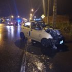 Los dos amigos que circulaban en una moto, chocaron contra este auomotor y fallecieron instantáneamente.