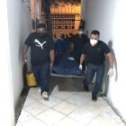 La Policía hizo el levantamiento del cadáver.