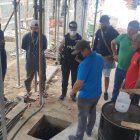 La policía llegó al sitio de la tragedia.