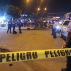 Al sitio llegaron agentes policiales para recabar los indicios balísticos.