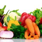 Expertos recomiendan que hay más vegetales en el plato.