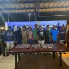 Los sospechosos puestos a órdenes de las autoridades y las evidencias entregadas al Centro de Acopio de la Policía.