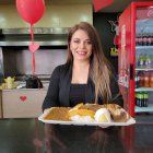 Sandra Argudo dice que la cocina es su fuerte. La menestra y los mariscos le quedan ‘pepa’.