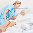 Se trata de un tejido muerto que con el tiempo se desprende de la piel sana después de una lesión.