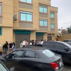 Largas filas se formaron en la tienda física donde venderían los boletos.