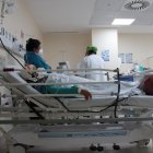 Las hospitalizaciones y usos de camas UCI bajan diariamente en el país.