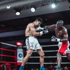 La precisión y la potencia de los golpes de Authentic Mina (d) fueron claves para ganar.