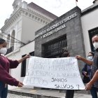 Los parientes de los ecuatorianos en la zona de guerra llegaron a la Cancillería para pedir un vuelo humanitario.