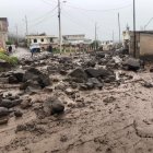 Las zonas urbanas y rurales han sufrido por derrumbes y la caída de rocas y lodo.