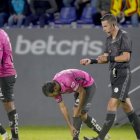 Los jugadores de los dos equipos mostraron su enojo por diferentes decisiones del árbitro Marlon Vera