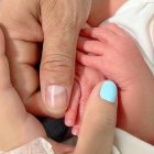 Esta tierna fotografía la compartió la pareja.