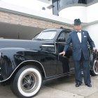 A veces el carro se daña por lo antiguo que es. Se lo dejará de herencia a su hija Isabel (la última).