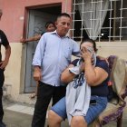 Los padres de Jefferson Cabrera Solano lloran desconsolados. Piden dar con los asesinos.