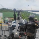 Por el momento, hay tres heridos tras el accidente.