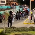 Los enfrentamientos se dieron en las calles aledañas al estadio Bellavista, a la salida de hinchas de Técnico Universitario.