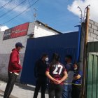 En el lugar de los hechos, la gente prefirió no omitir alguna opinión pese a conocer de la muerte violenta.